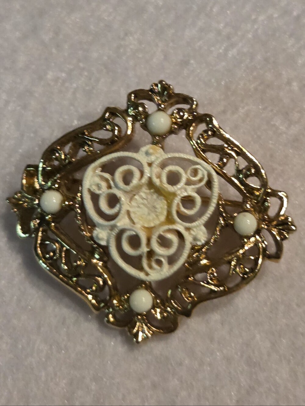 Vintage Gold-Tone Filigree Heart Brooch with Cream Accents - Women Jewelry